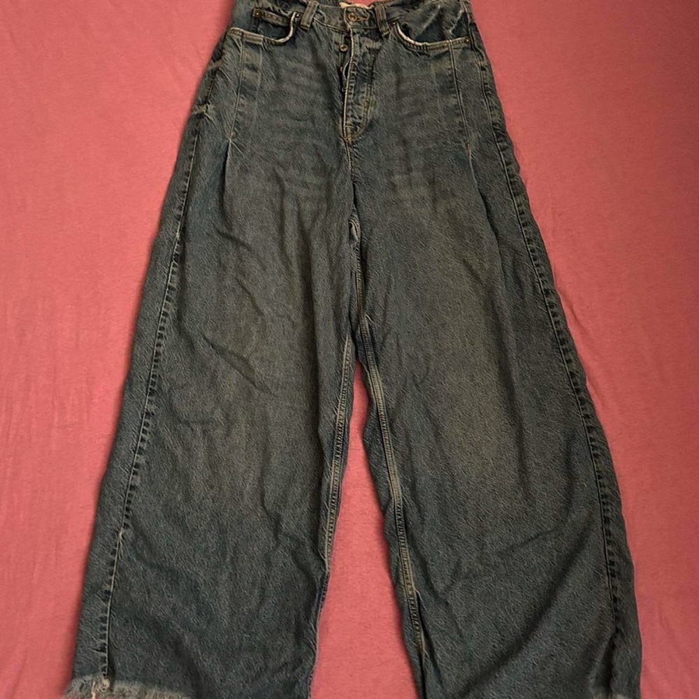 Free people Wide Leg with Fitted Waist Jeans Size 28